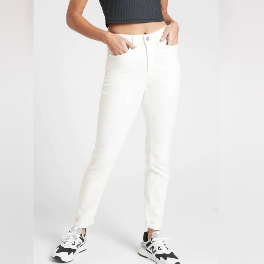 NWT Athleta Sculptek Ultra Skinny Jean Size 8